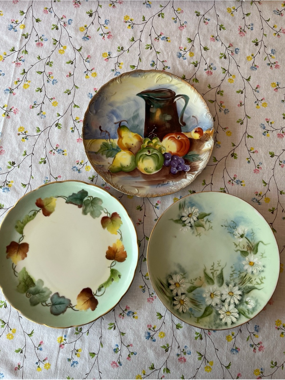 Lot of 3 Vintage hand-painted 8“ plates OOAK signed